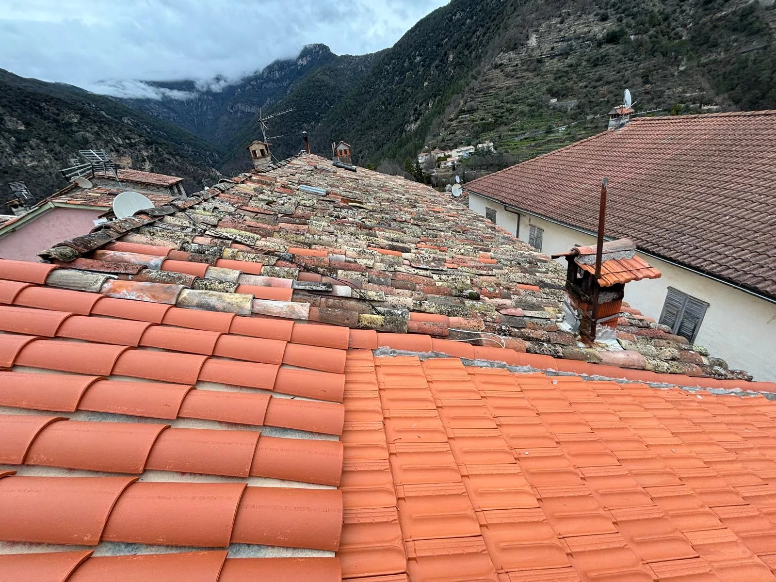Chantier de réfection de toiture en Suisse romande